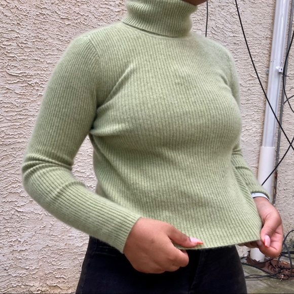 Vintage | Sweaters | Vintage Turtleneck 